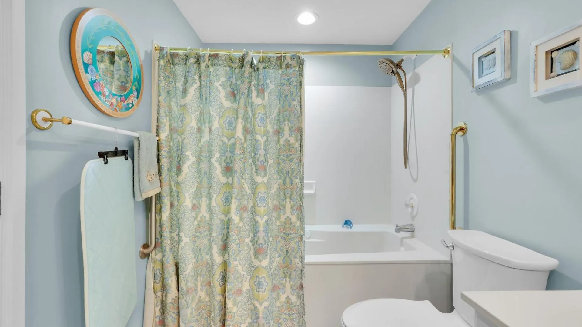 Holiday home 3105 Windsor Court South Oceanfront Luxury 2 Bedroom Condo Pool Bike Paths Golf Courses Hilton Head Island