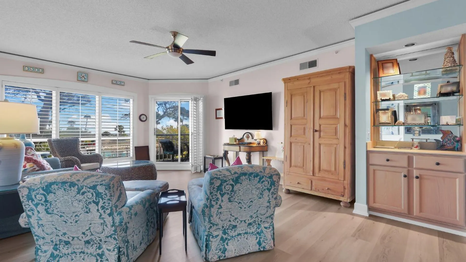 Holiday home 3105 Windsor Court South Oceanfront Luxury 2 Bedroom Condo Pool Bike Paths Golf Courses Hilton Head Island